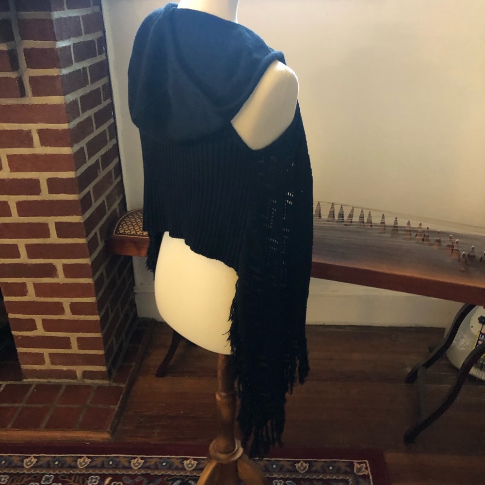 🖤🖤Black Knit and Fringe Vest